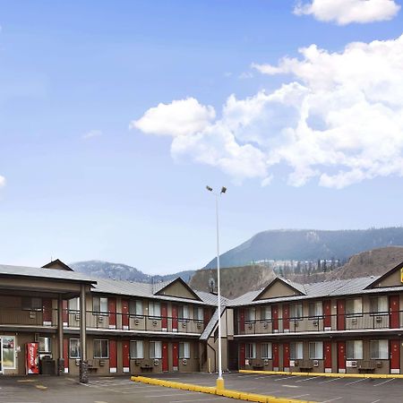 Мотель Super 8 By Wyndham Kamloops East Екстер'єр фото